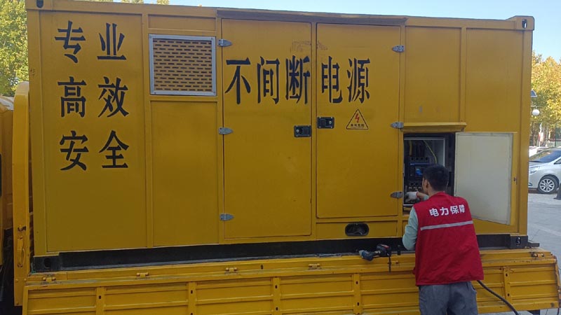 防城港柴油发电机组和UPS电源配合使用时，如何避免切换过程中的电力中断？